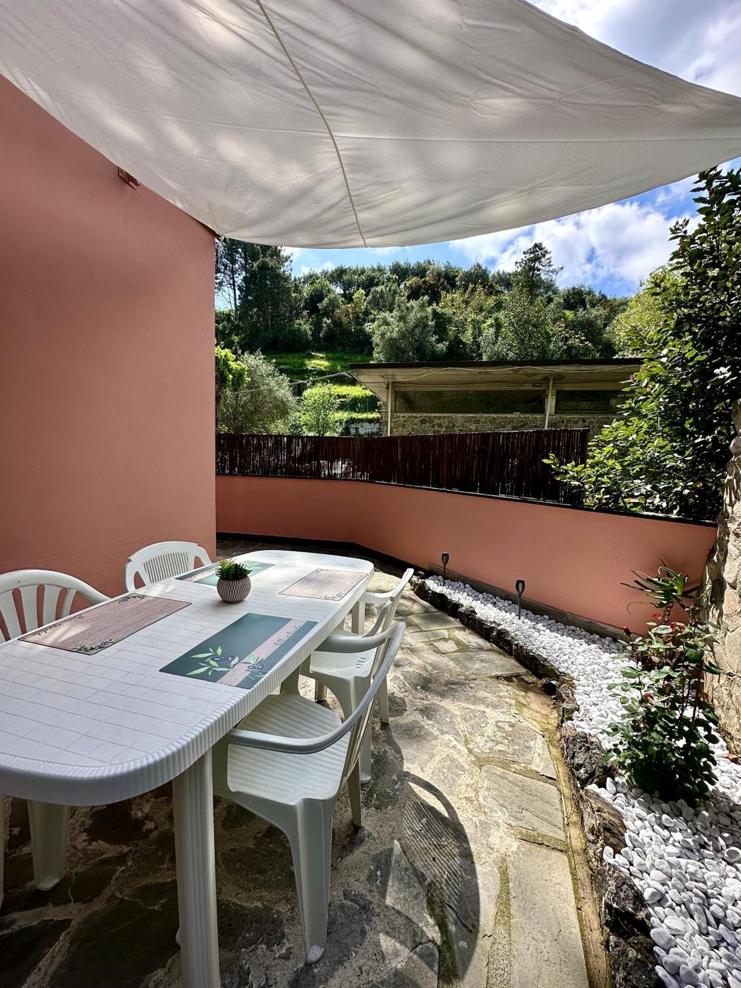 Terrace & Parking - Holiday Home Near Fegina Beach Monterosso al Mare Exterior photo